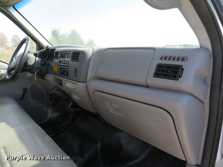 image for item DH1684 2000 Ford F350 Super Duty XL flatbed pickup truck