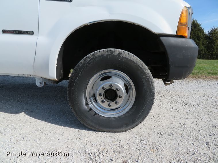 image for item DH1684 2000 Ford F350 Super Duty XL flatbed pickup truck