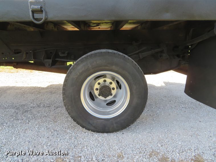 image for item DH1684 2000 Ford F350 Super Duty XL flatbed pickup truck