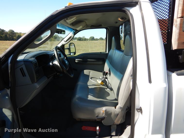 image for item DH2174 2004 Ford F350 Super Duty XL pickup truck with dump bed insert