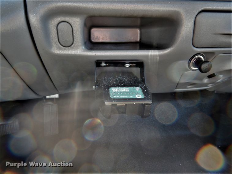 image for item DH2174 2004 Ford F350 Super Duty XL pickup truck with dump bed insert