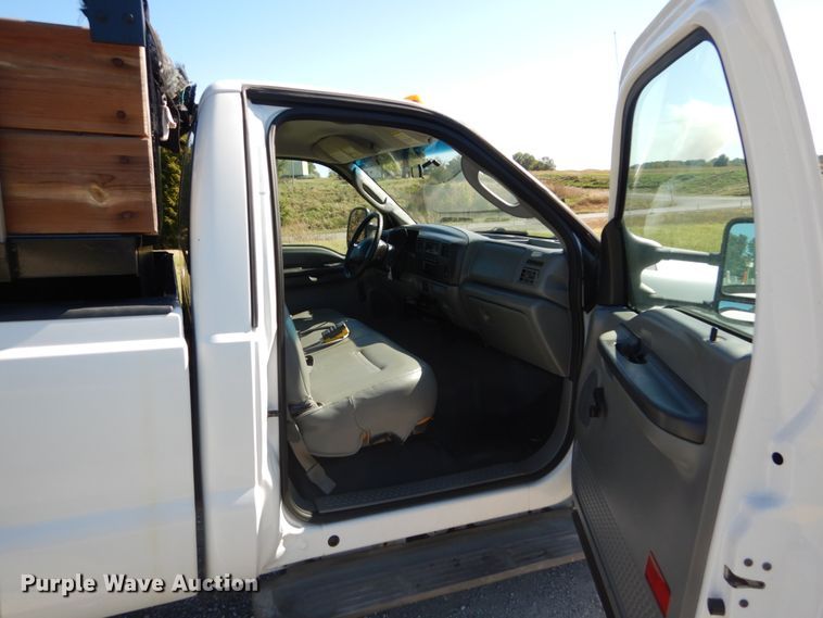 image for item DH2174 2004 Ford F350 Super Duty XL pickup truck with dump bed insert