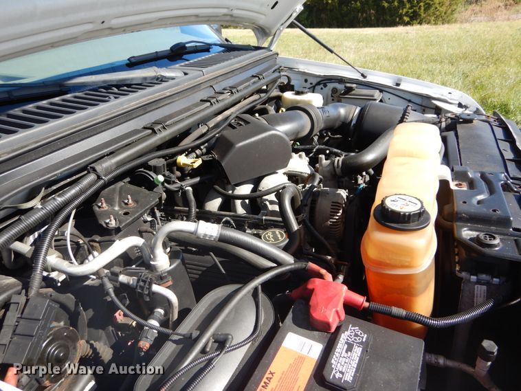 image for item DH2174 2004 Ford F350 Super Duty XL pickup truck with dump bed insert