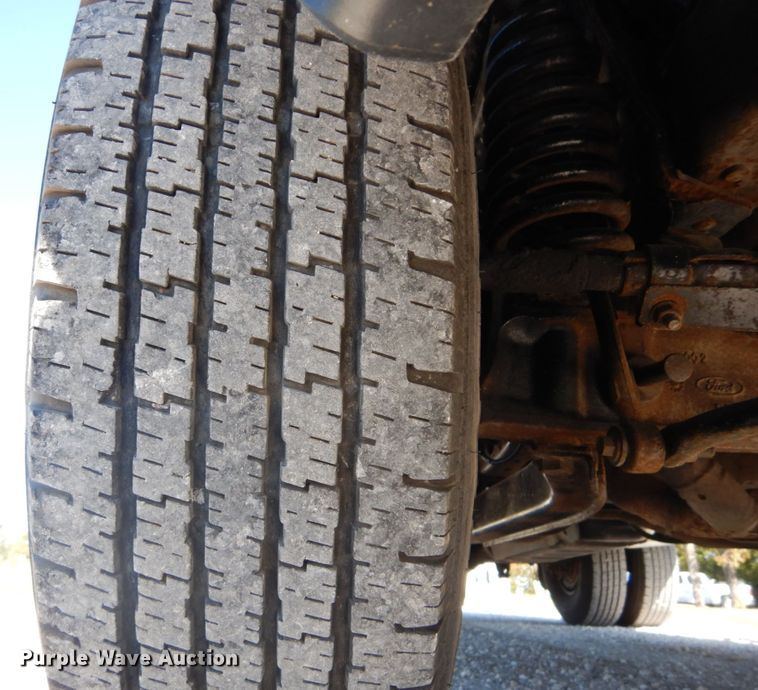 image for item DH2174 2004 Ford F350 Super Duty XL pickup truck with dump bed insert