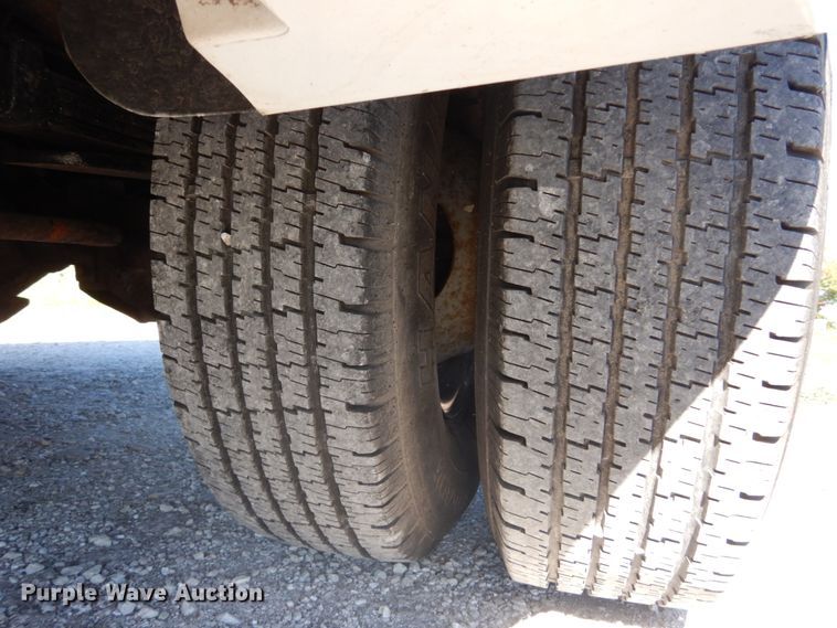 image for item DH2174 2004 Ford F350 Super Duty XL pickup truck with dump bed insert