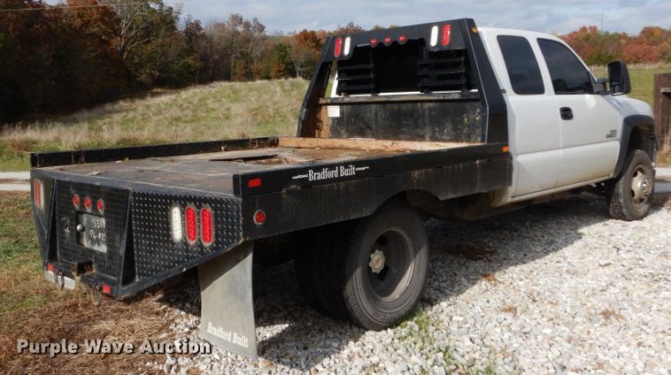 image for item DH2215 2001 Chevrolet 3500 Crew Cab flatbed pickup truck