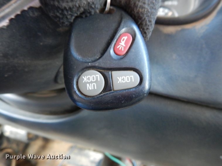 image for item DH2215 2001 Chevrolet 3500 Crew Cab flatbed pickup truck