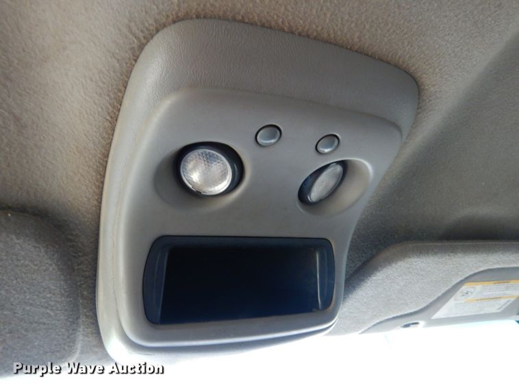 image for item DH2215 2001 Chevrolet 3500 Crew Cab flatbed pickup truck