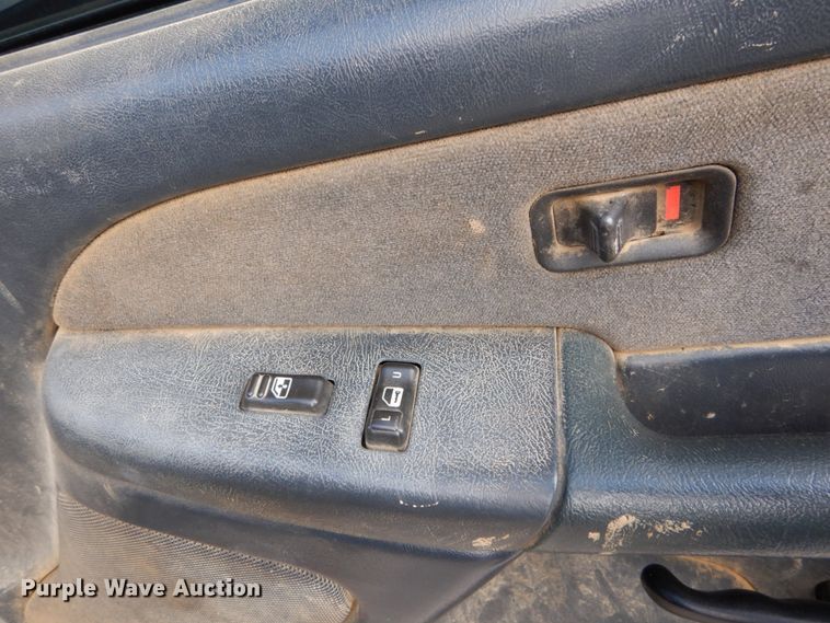 image for item DH2215 2001 Chevrolet 3500 Crew Cab flatbed pickup truck