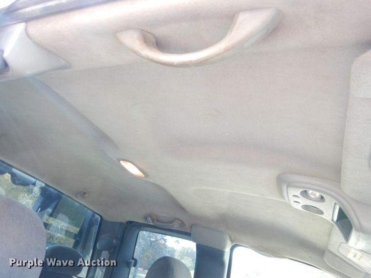 image for item DH2215 2001 Chevrolet 3500 Crew Cab flatbed pickup truck