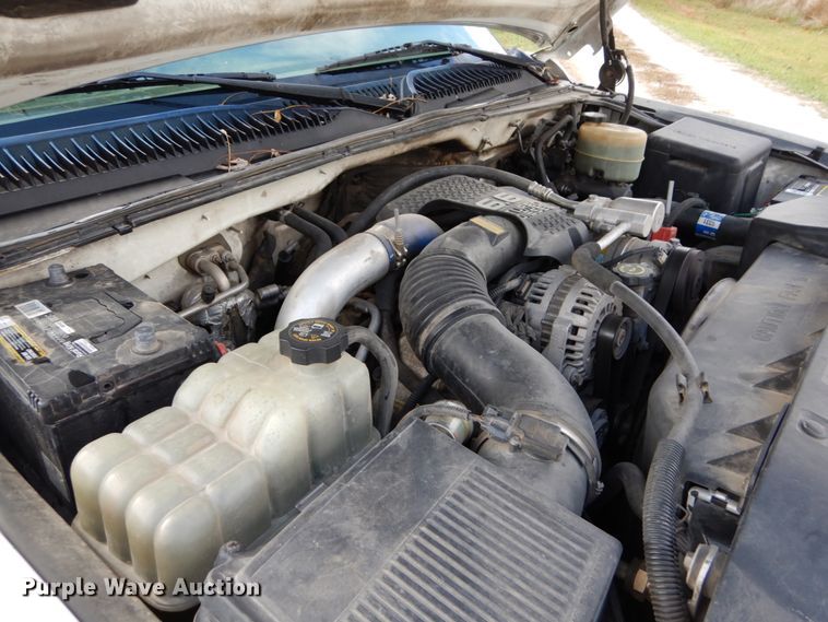 image for item DH2215 2001 Chevrolet 3500 Crew Cab flatbed pickup truck