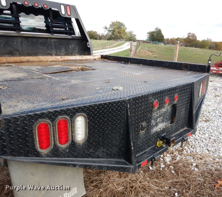 image for item DH2215 2001 Chevrolet 3500 Crew Cab flatbed pickup truck