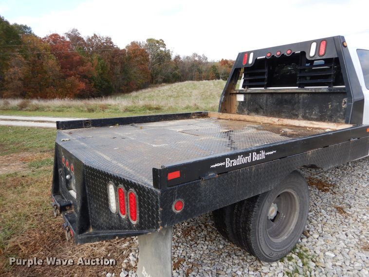 image for item DH2215 2001 Chevrolet 3500 Crew Cab flatbed pickup truck