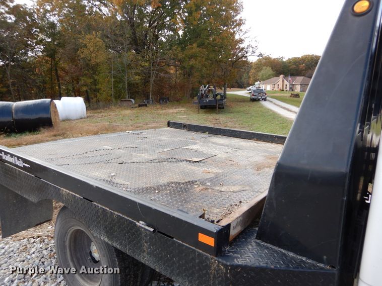 image for item DH2215 2001 Chevrolet 3500 Crew Cab flatbed pickup truck