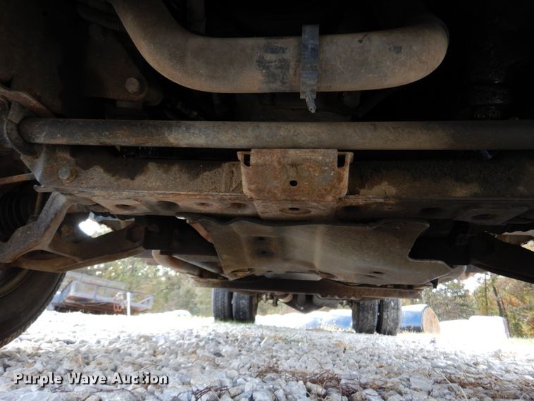 image for item DH2215 2001 Chevrolet 3500 Crew Cab flatbed pickup truck