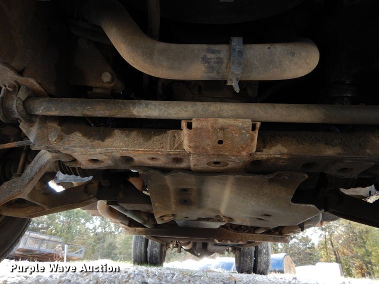 image for item DH2215 2001 Chevrolet 3500 Crew Cab flatbed pickup truck