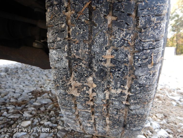 image for item DH2215 2001 Chevrolet 3500 Crew Cab flatbed pickup truck