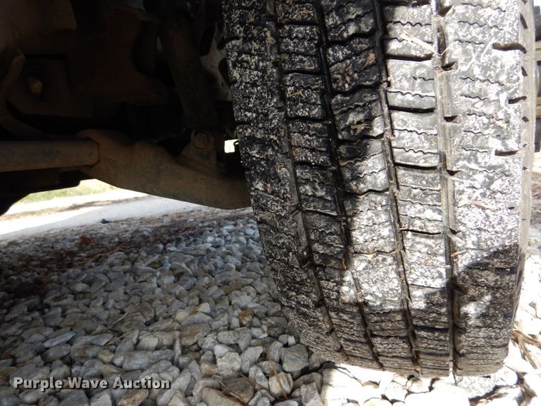 image for item DH2215 2001 Chevrolet 3500 Crew Cab flatbed pickup truck