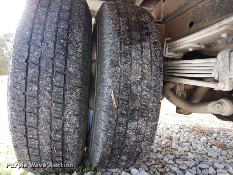 image for item DH2215 2001 Chevrolet 3500 Crew Cab flatbed pickup truck