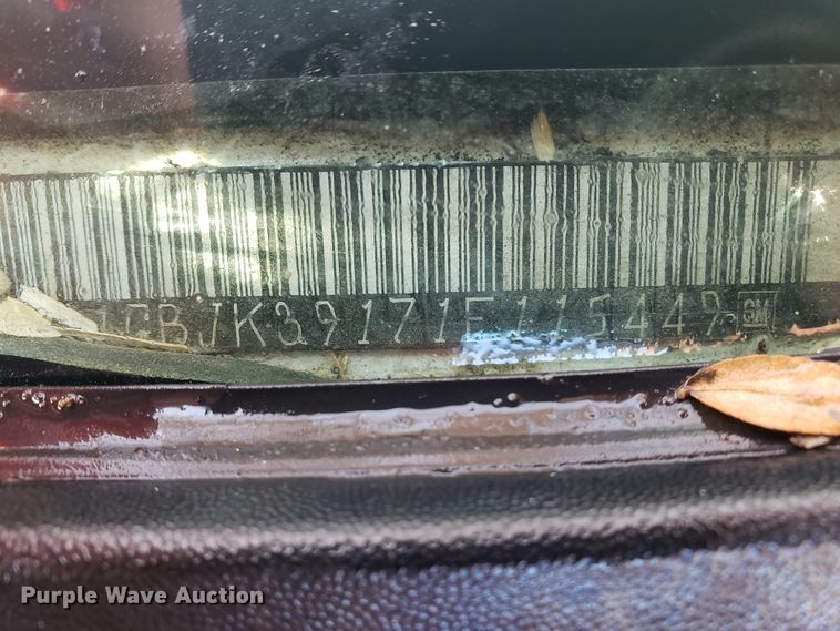 image for item DH2215 2001 Chevrolet 3500 Crew Cab flatbed pickup truck