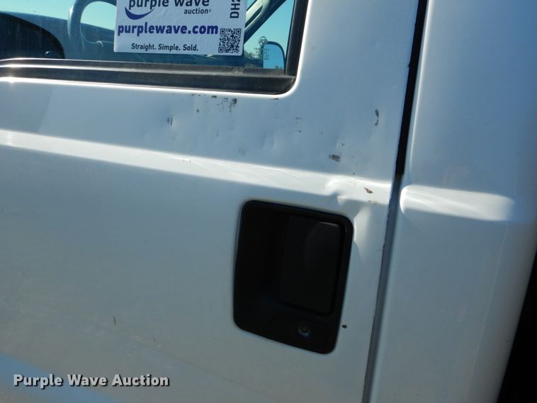 image for item DH2235 2003 Ford F350 Super Duty utility bed pickup truck