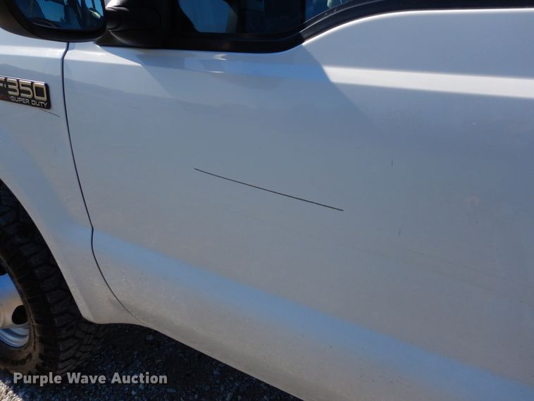 image for item DH2235 2003 Ford F350 Super Duty utility bed pickup truck