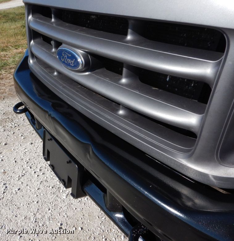 image for item DH2235 2003 Ford F350 Super Duty utility bed pickup truck