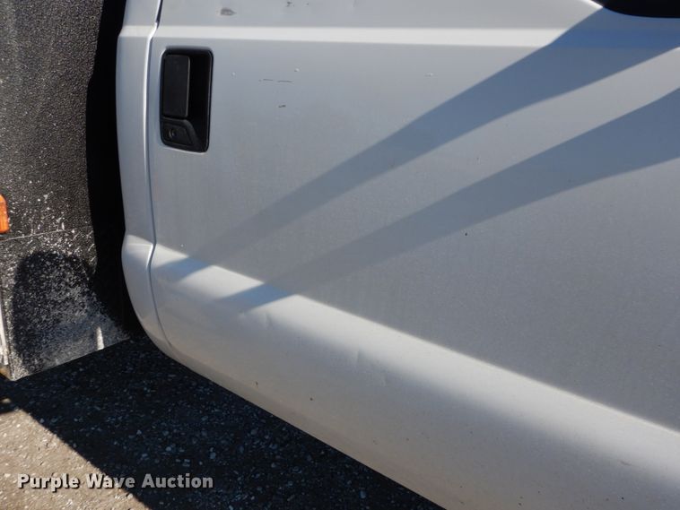 image for item DH2235 2003 Ford F350 Super Duty utility bed pickup truck