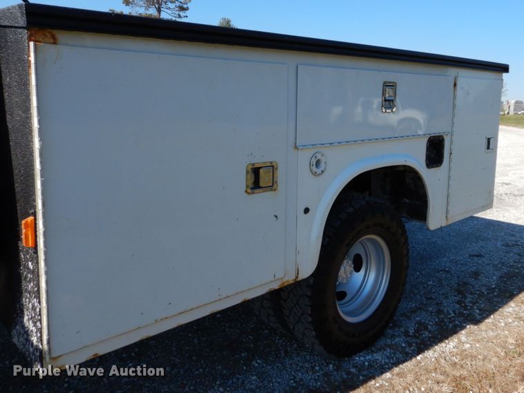 image for item DH2235 2003 Ford F350 Super Duty utility bed pickup truck