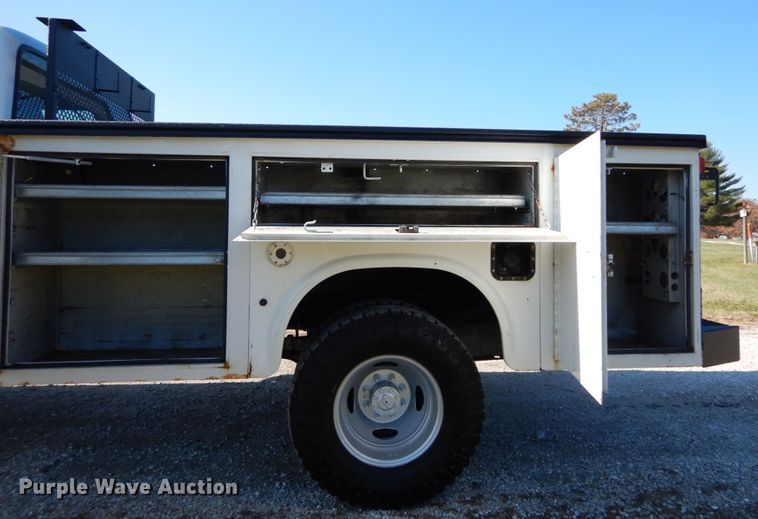 image for item DH2235 2003 Ford F350 Super Duty utility bed pickup truck