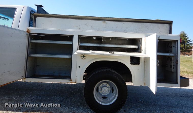 image for item DH2235 2003 Ford F350 Super Duty utility bed pickup truck