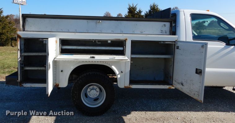 image for item DH2235 2003 Ford F350 Super Duty utility bed pickup truck