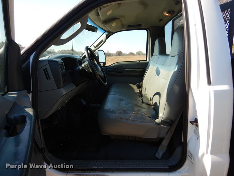 image for item DH2235 2003 Ford F350 Super Duty utility bed pickup truck