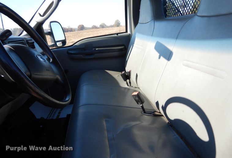 image for item DH2235 2003 Ford F350 Super Duty utility bed pickup truck