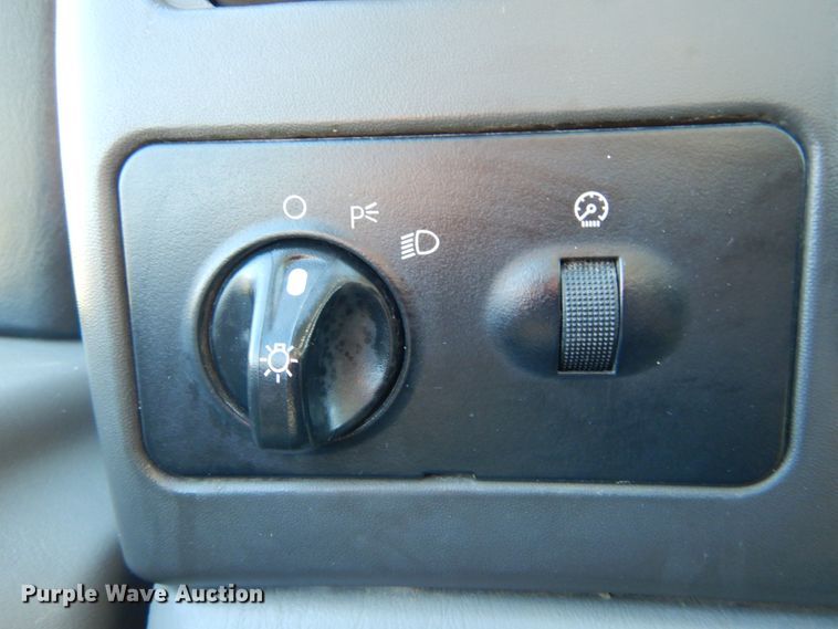 image for item DH2235 2003 Ford F350 Super Duty utility bed pickup truck