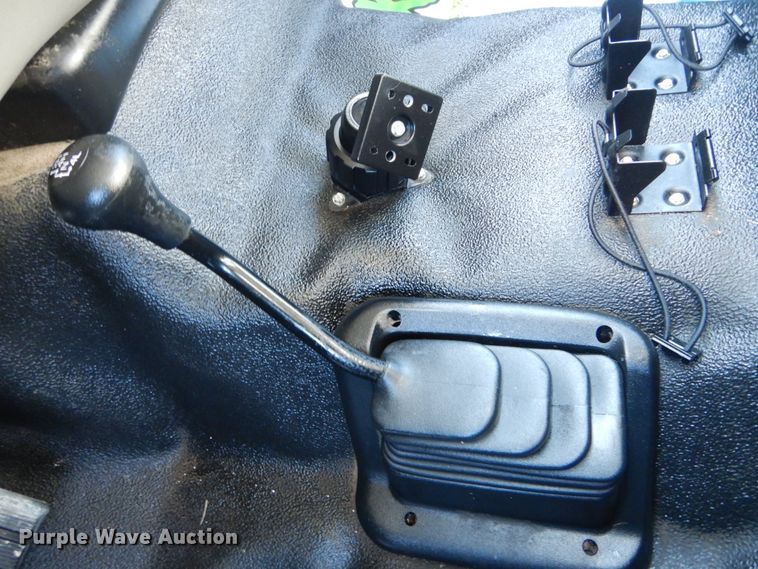 image for item DH2235 2003 Ford F350 Super Duty utility bed pickup truck