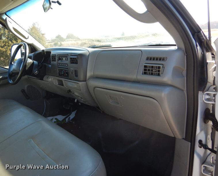 image for item DH2235 2003 Ford F350 Super Duty utility bed pickup truck