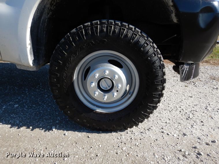 image for item DH2235 2003 Ford F350 Super Duty utility bed pickup truck