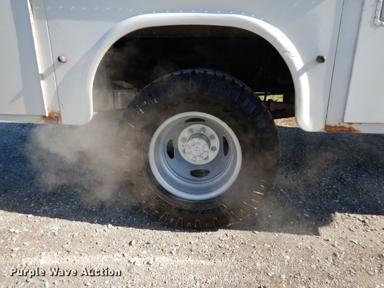 image for item DH2235 2003 Ford F350 Super Duty utility bed pickup truck