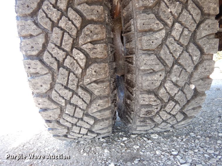 image for item DH2235 2003 Ford F350 Super Duty utility bed pickup truck