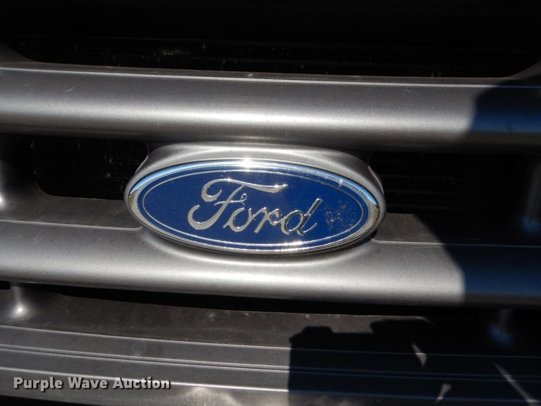 image for item DH2235 2003 Ford F350 Super Duty utility bed pickup truck