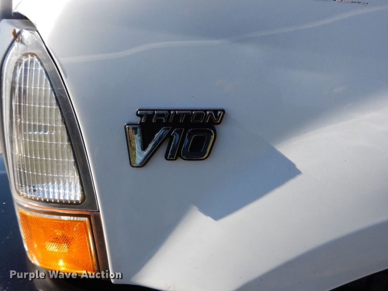 image for item DH2235 2003 Ford F350 Super Duty utility bed pickup truck