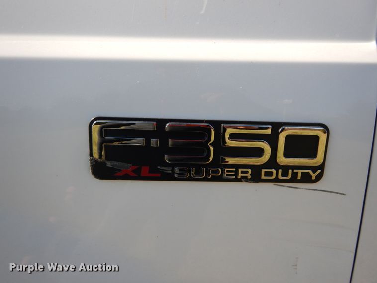 image for item DH2235 2003 Ford F350 Super Duty utility bed pickup truck