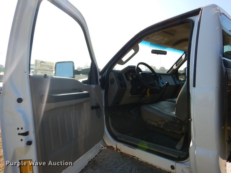 image for item DH2238 2008 Ford F350 Super Duty flatbed pickup truck