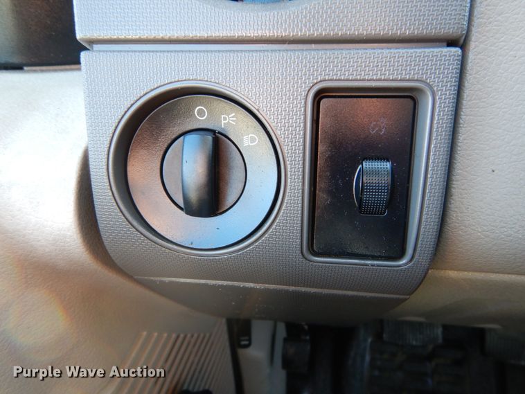 image for item DH2238 2008 Ford F350 Super Duty flatbed pickup truck