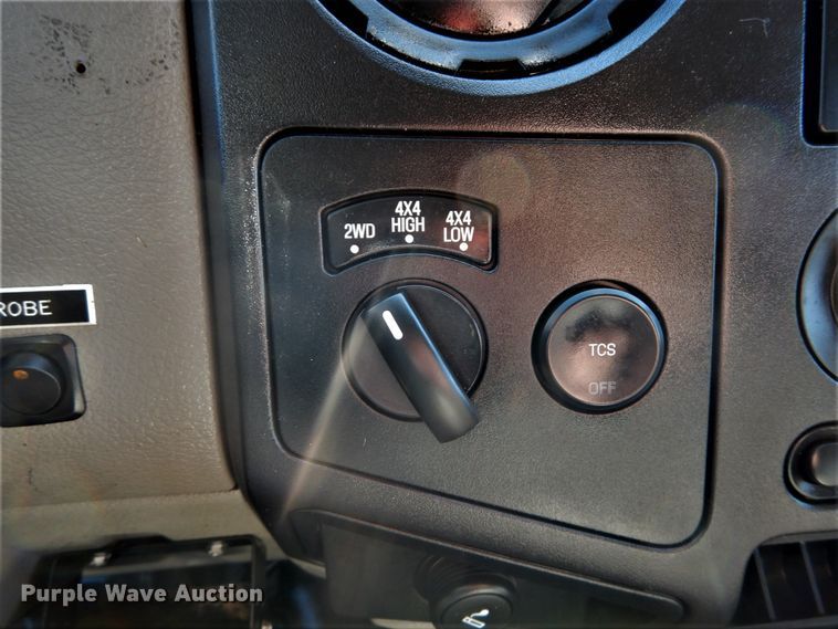 image for item DH2238 2008 Ford F350 Super Duty flatbed pickup truck