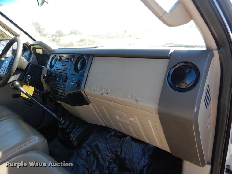 image for item DH2238 2008 Ford F350 Super Duty flatbed pickup truck