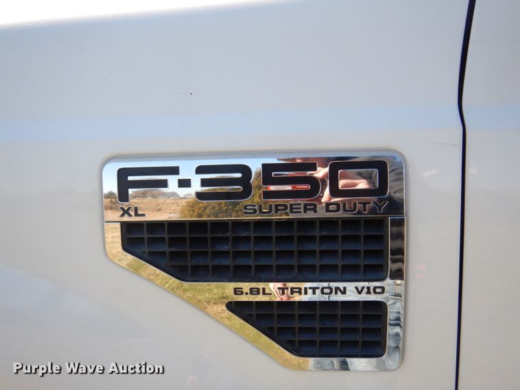 image for item DH2238 2008 Ford F350 Super Duty flatbed pickup truck