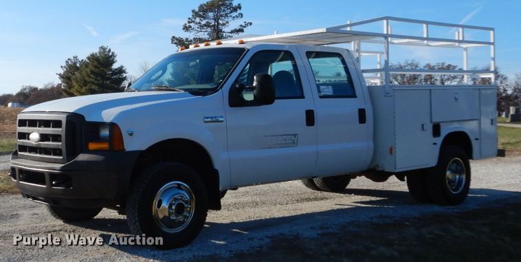 image for item DH2244 2005 Ford F350 Super Duty Crew Cab utility bed pickup truck