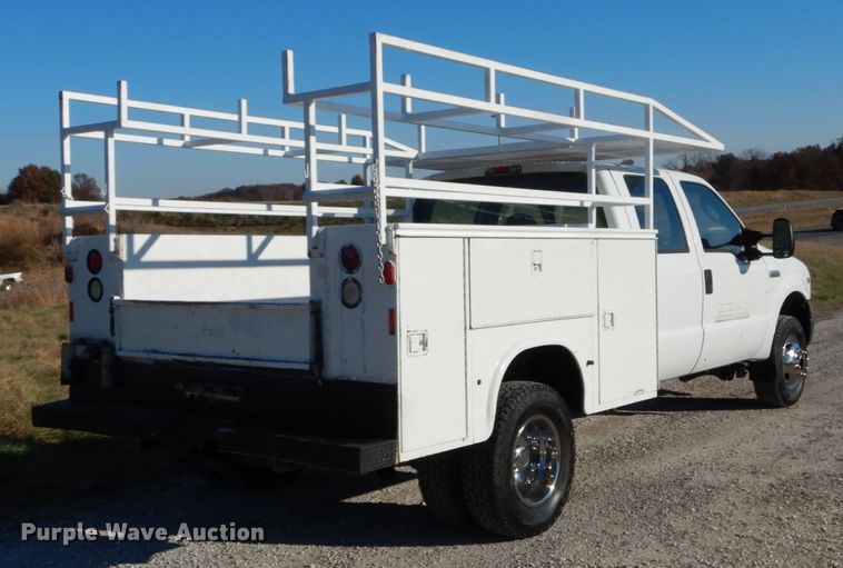 image for item DH2244 2005 Ford F350 Super Duty Crew Cab utility bed pickup truck